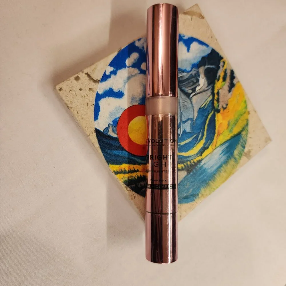 Makeup Revolution Bright Light Highlighter - Pink